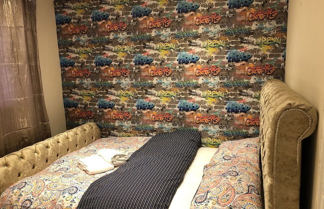 Nice 3-bed House in Farnham Royal Slough - Foto 1