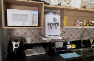 ESPAÇO PÉROLA GUANABARA, 70 Metros do Mar, 4 Suítes independentes COM AR, Área Gourmet Integrada com Piscina,Churrasqueira, 900 Metros de CASTELHANOS, ideal para FAMÍLIAS E AMIGOS - Foto 52