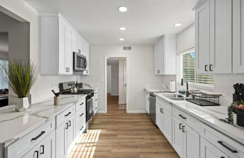 Sleeps 12 - Hot Tub - Pool - Game Room & Fire Pit! - Foto 67