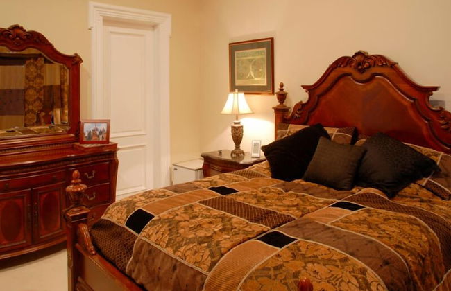 The Stradella Court Mansion - Photo 3