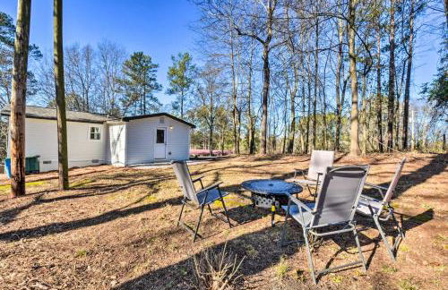 Private Yard and Fire Pit Commerce Home! - Foto 22