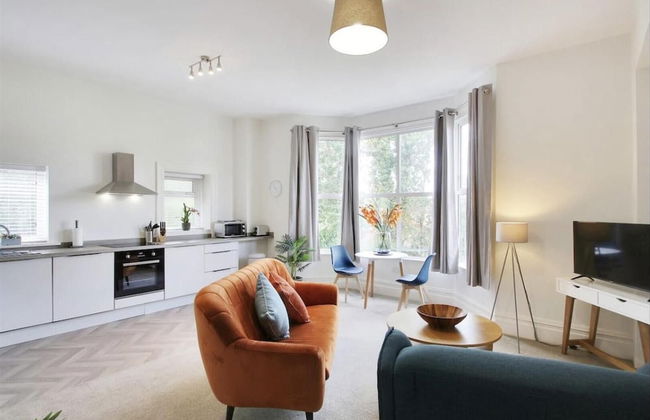 Stylish Large 1-bed Apartment in Tunbridge Wells - Photo 8