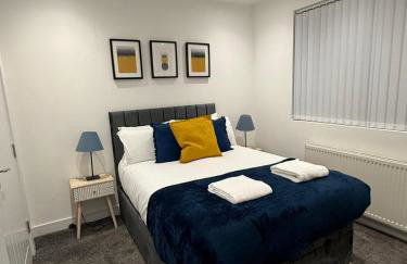 Spacious 4 Bed 4 Bath Stay with Free Parking - Foto 16