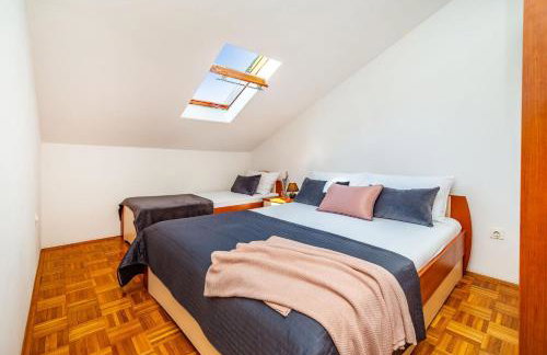 Merita Apartments with Pool - Photo 13