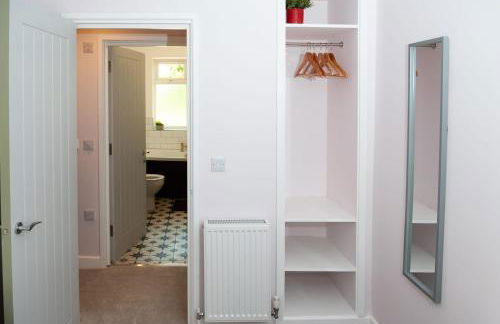 The Wave Cottage - 3 Bedroom with off road Parking for 3 Cars or Vans & EV point - Photo 71