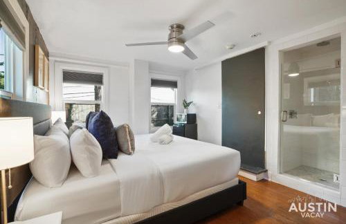 Prime Location w King Accommodations Near Downtown - Foto 5