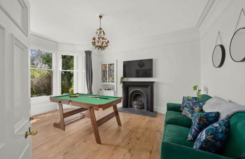 Gilmore House - 5 Bedroom Victorian Home with Hot Tub - Photo 8