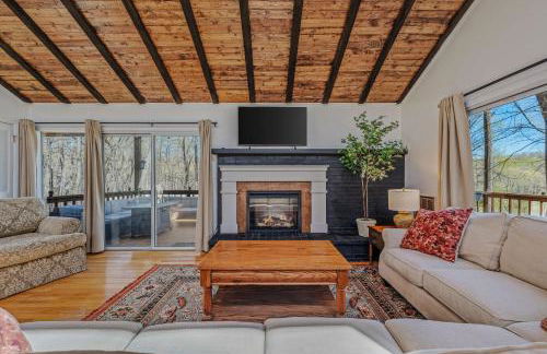 Ma-ple Haven --Wifi, Fireplace, Deck, Fire Pit, Family Friendly, Game Room, Pool Access - Foto 12