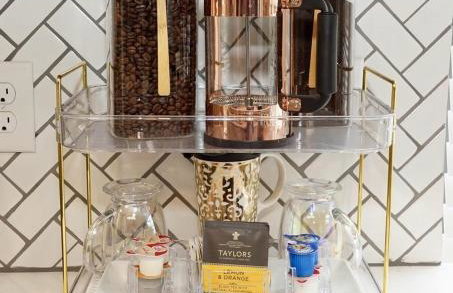 Gritz & Giggles, Where Southern Charm Meets Belly Laughs - Foto 39