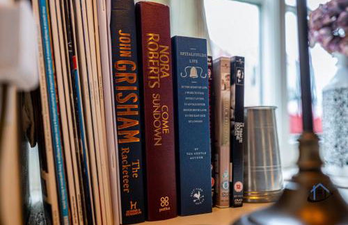 The Old Plough, mix of 1 bed and 3 bed units, rustic charm, super king bed or twins, en-suite, secure parking - Foto 9