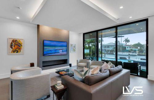 Carlotta- New Construction Luxury Waterfront Villa - Foto 33