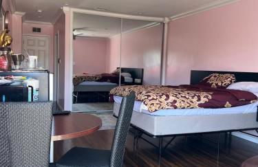 Pool Front Romantic Getaway withPrivate Entry - Foto 50