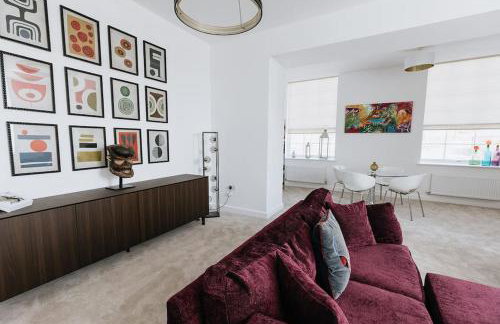 Grade II Mill Townhouse in Leeds with Free Parking which Sleeps 6 - Photo 20