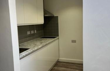 Yugogo One-Bedroom Apartment 37 London Road - Photo 5