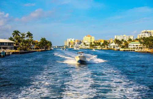Across from Beach - Renovated Coastal Home, Gourmet Kitchen & Jetted Tub - by Maven Vacation Rentals - Foto 38