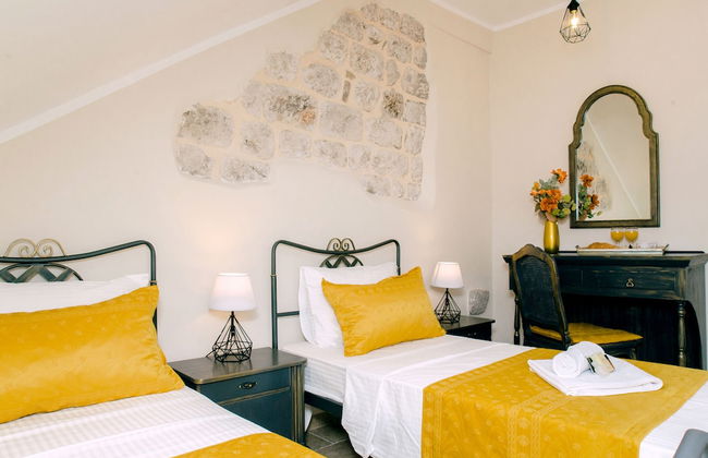 D & Sons Apartments - Photo 29