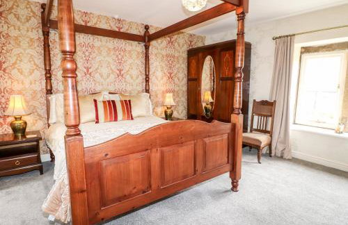 The Farmhouse - Photo 23