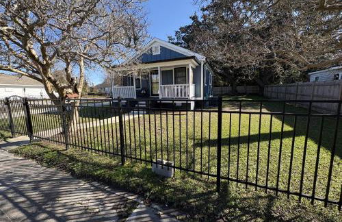 Coastal home with private separate guest house, gas grill and close to local beach - Foto 23