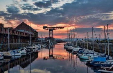 RIVER CLYDE VIEWS - PRIVATE & SPACIOUS APARTMENT - Photo 48