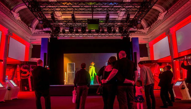 Visite de la salle des hologrammes