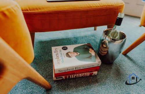 Unique Boathouse, detached free parking x4 cars - Foto 8