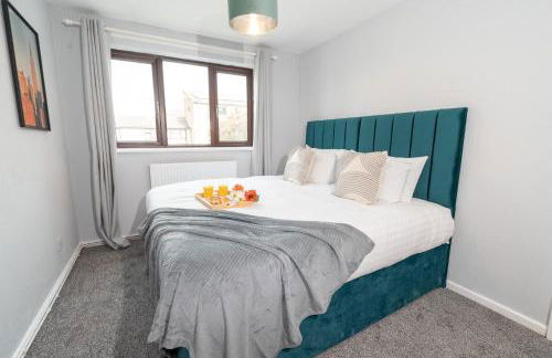 Stylish 4 bed - Contractor Stays, Wi-fi, Plenty of Parking - Foto 16