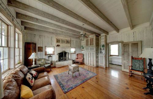 1800's Antique Log Cabin with Modern Amenities near Fredericksburg and Kerrville, Texas - Photo 2