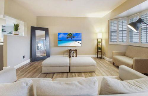 Peaceful retreat with a pool 15 min away beach - Foto 10