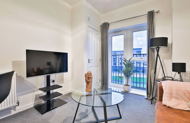 2 Bed Flat with Parking Near Waterfront - Foto 1