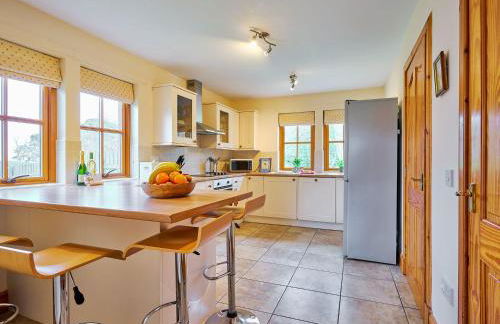 Holly House - Photo 9