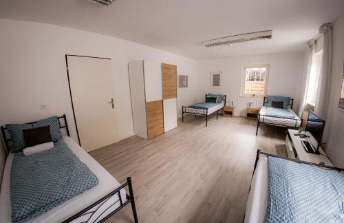Yello Homes - großes Apartment - Am Waldrand, 15 min bis Nürnberg Messe, für 8 Personen, 2 WC's - Foto 13