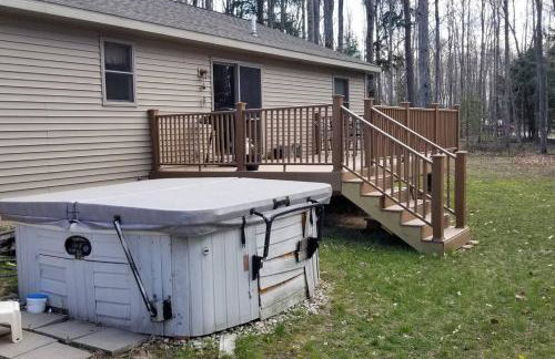 4 Bedroom/2 Bath Home 20 Acres of Woods - Hot Tub - Foto 5