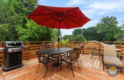 New Pet Friendly Walking Distance to Lake Front - Foto 2