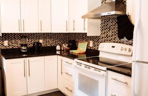 Spacious Five-Bedroom Bliss - Foto 26