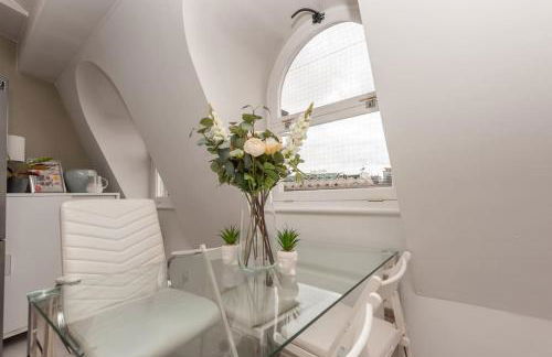 Shoppers Oasis - Heart of Leeds City Centre - Pass the Keys - Foto 23