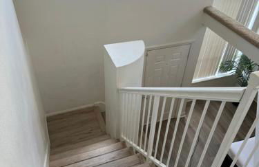 Extended Stay 3 or 4 Beds Cozy Smart Home Living - Photo 10