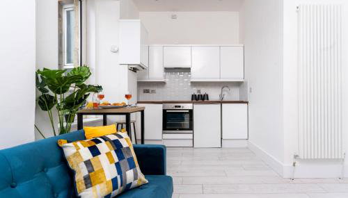 Cheerful 2 Bedroom Homely Apartment, Sleeps 4 Guest Comfy, 3x Double Bed, Parking, Free WiFi, Suitable For Business, Leisure Guest,Glasgow, Glasgow West End, Near City Centre, Perfect For Common Wealth Games 2026 - Foto 3