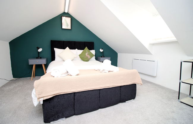 Skyline Immaculate 2-bed Apartment in Swansea - Photo 7