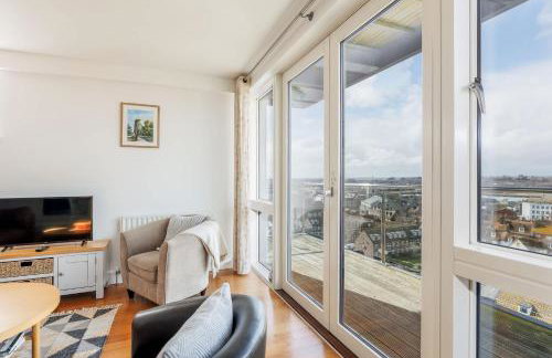 A Wave From It All - Extensive Harbour Views from Wrap-Around Balcony - Foto 9