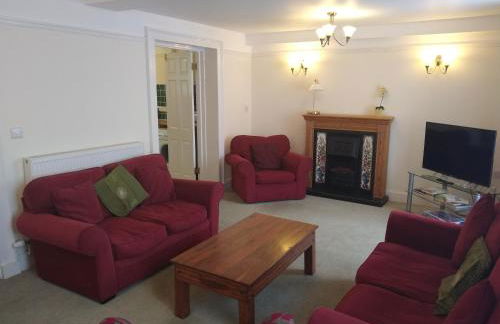 Castle Square Apartments Beaumaris - Photo 4