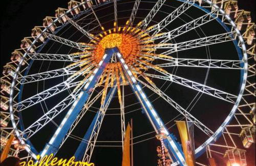 Bright by Trade Fair ICM 15 min direct to City Center 2-BedRoom full 2-BathRoom, free Parking, Balcony, Family and Business friendly - Foto 47