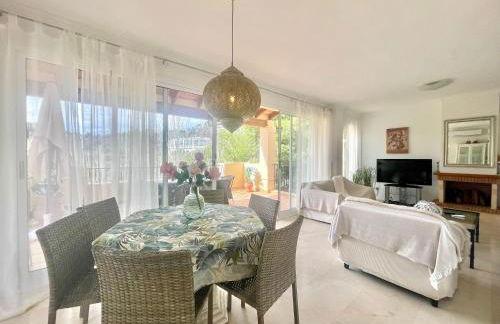 Altea Hills 3BR House with Private Garden - Photo 4