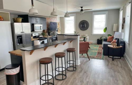 Full Building Huge Downtown Retreat Walkable to Everything - Foto 50