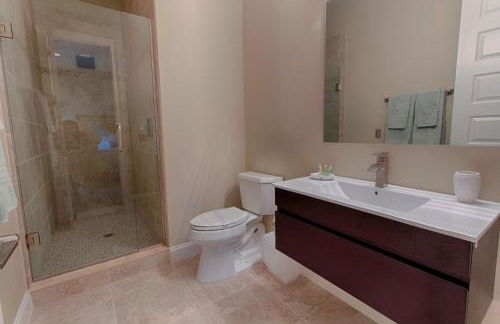 Luxury Mansion Pool Hot Tub Theater Outdoor Kitchen BBQ GM RM 2 Miles Disney - Foto 76