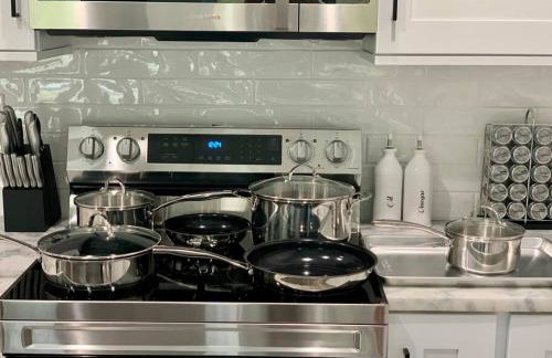 SW Florida Luxury Modern Retreat, King Bed Suite , Close to Beaches / Golfing / Fishing / Air Ports , 2023 Built - Foto 10