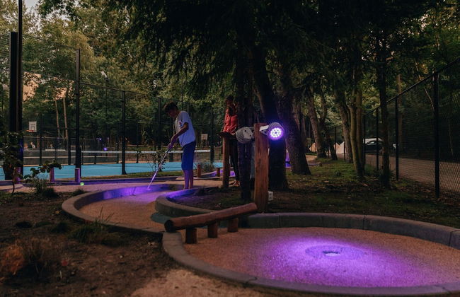 Restyled Holiday Home with Fireplace near Beach - Photo 20