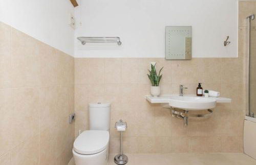 Rural Cottage Accommodation for 14 - Photo 36