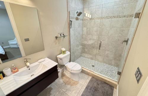 Luxury Mansion Pool Hot Tub Theater Outdoor Kitchen BBQ GM RM 2 Miles Disney - Foto 43