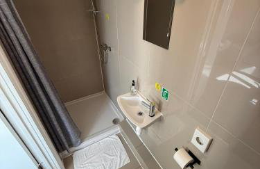 Southsea 2nd Floor Studio Apartment, Free Private Parking - Foto 7