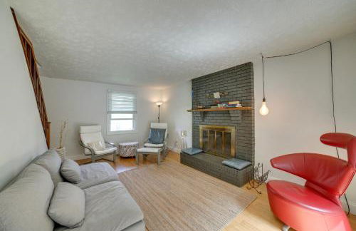 15 Mi to Pittsburgh WFH-Friendly Home with Deck - Foto 5